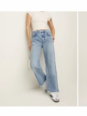 Reformation | Val 90’s Mid Rise Straight Light Blue Cropped Jeans